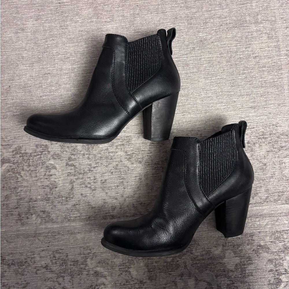 UGG Cobie II black leather ankle boots